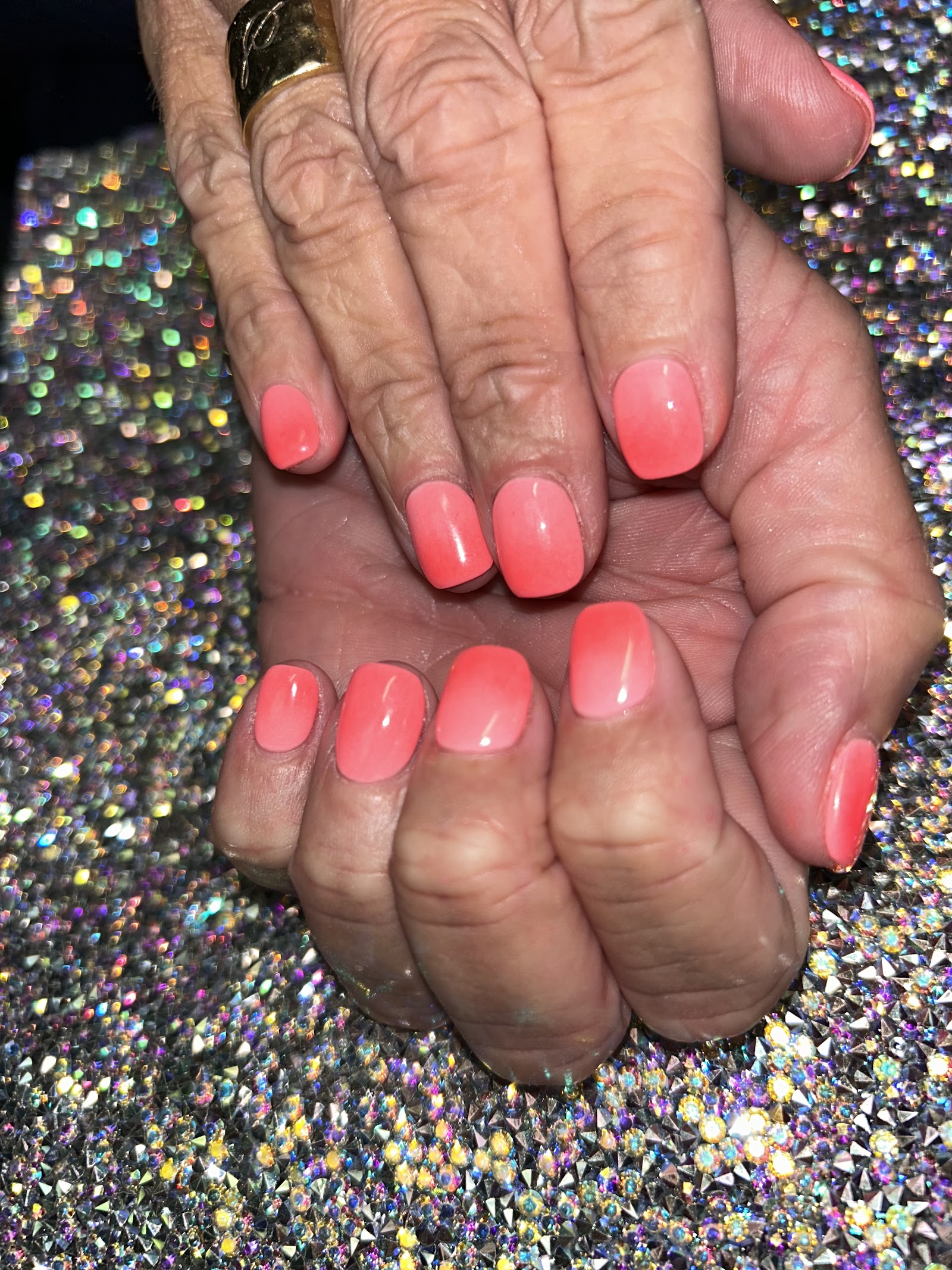 Golden Shears & Nails nail photo 1